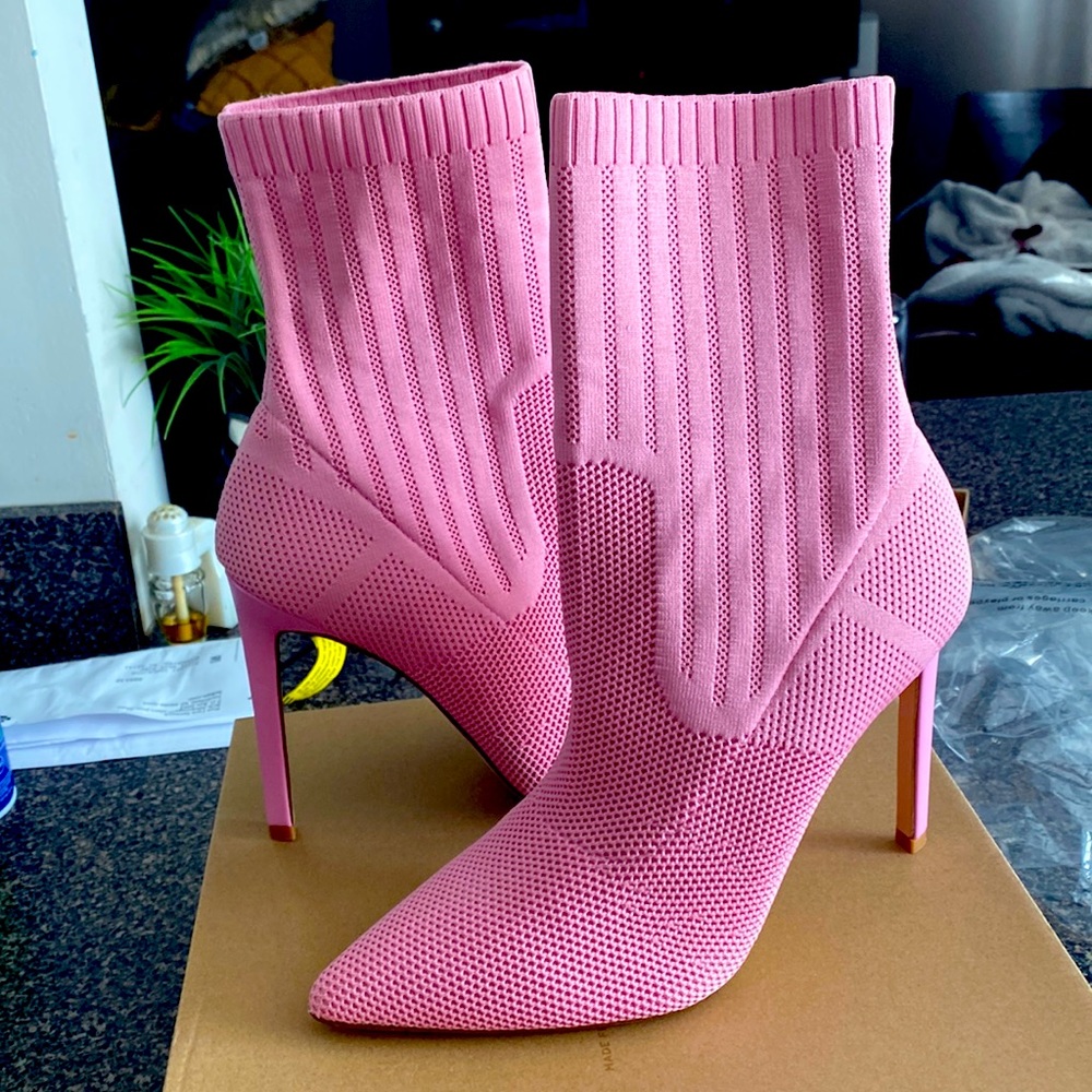 Steve Madden booty size 10 pink discrete